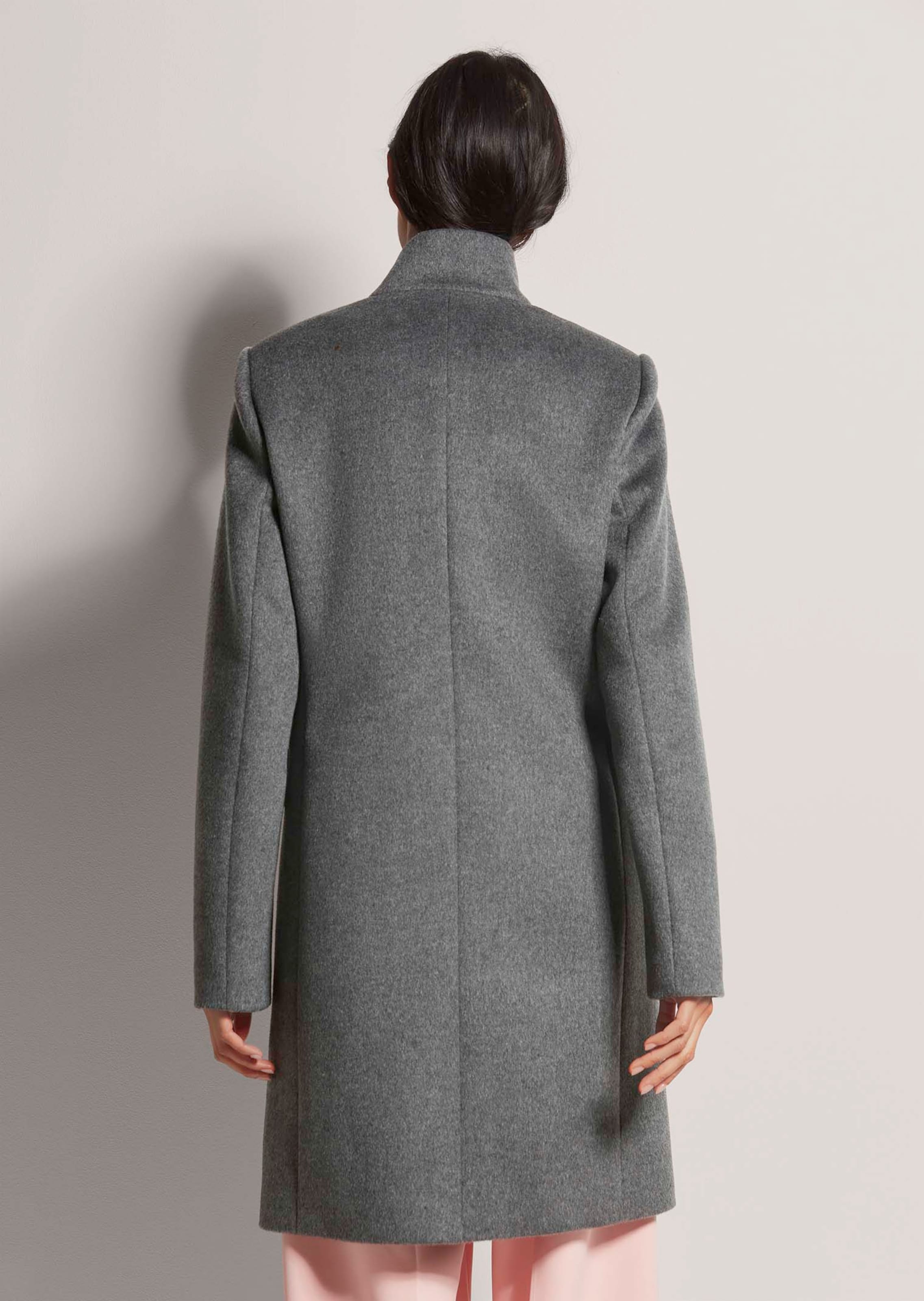 Short coat in graphite / natural white / melange | MADELEINE Fashion