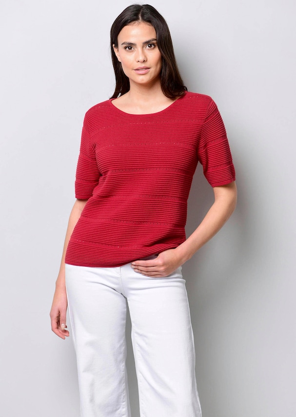 Pullover mit femininem Strickmuster