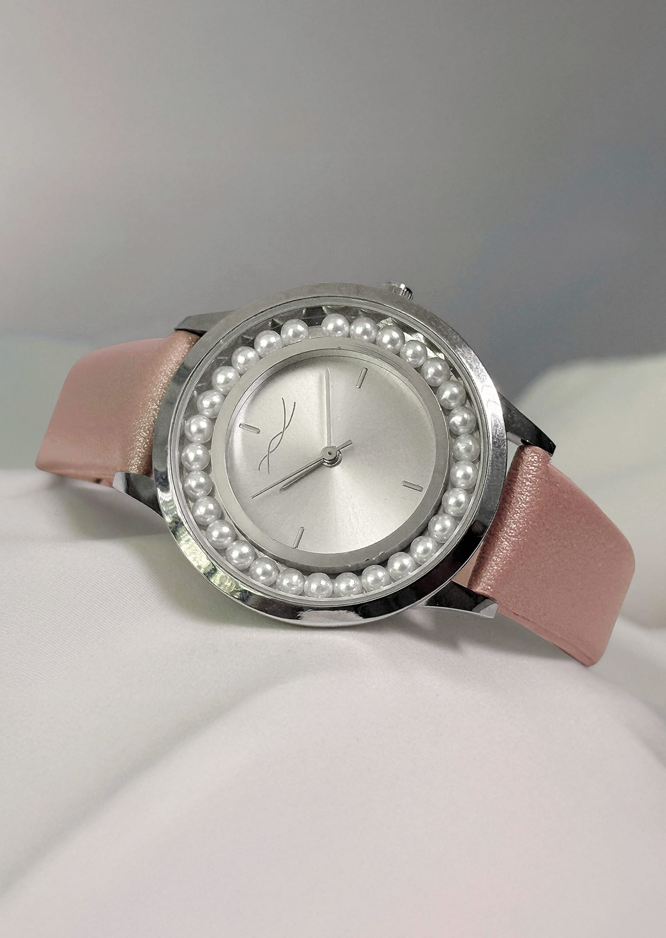 Damen-Armbanduhr mit Perlen