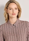 Geschmeidige Bluse mit geometrischem Muster thumbnail 5