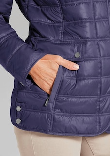 Leichte Steppjacke mit vielen Details thumbnail 6