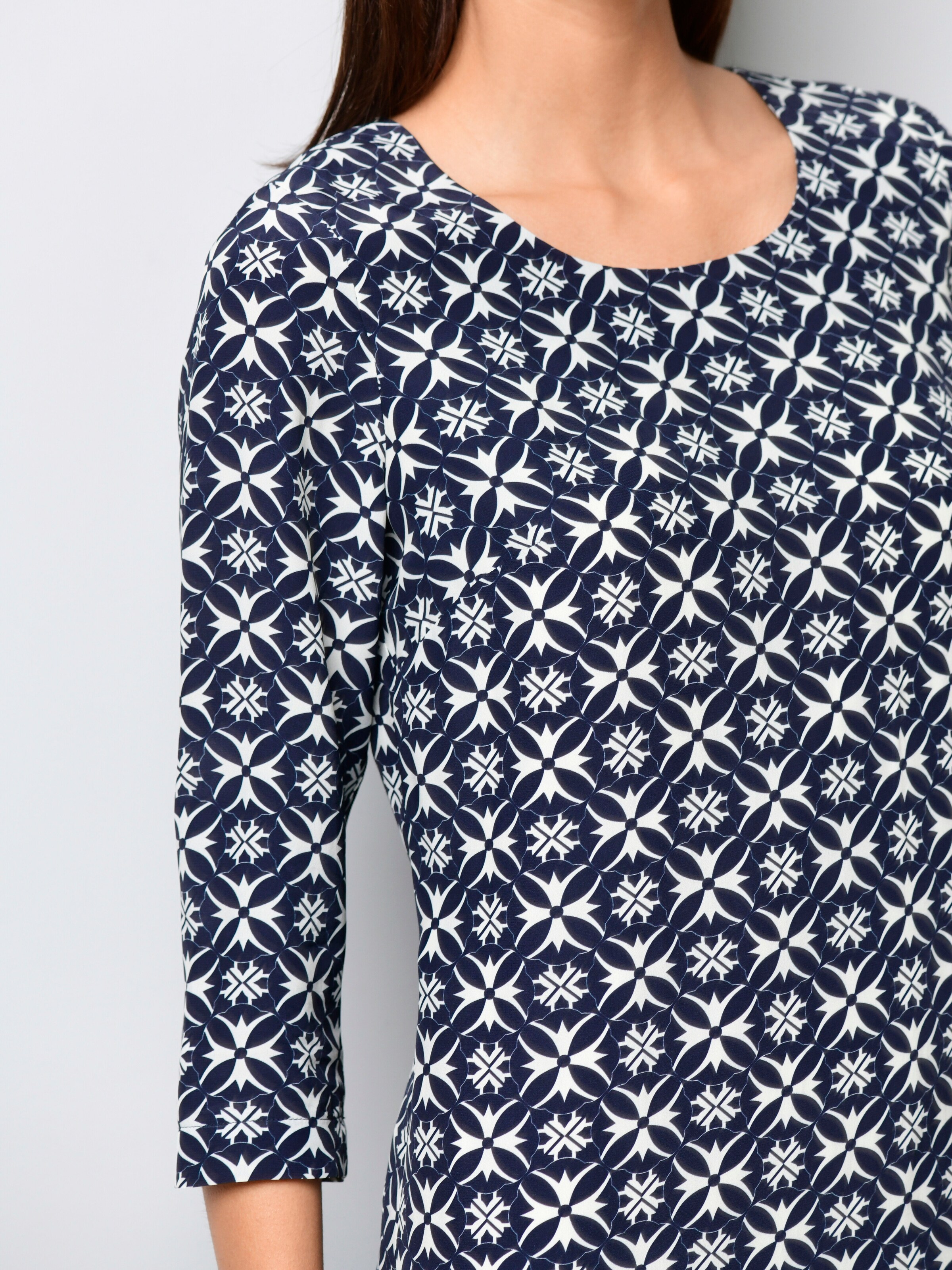 Kleid in gerader Form 3