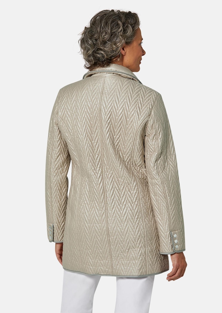 Longjacke mit außergewöhnlicher Steppung