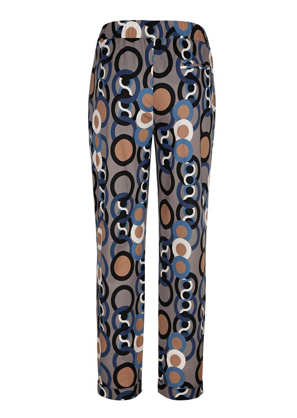 Hose in modischem Druckdessin 3