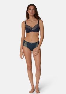 Panty mit edlen Spitzeneinsätzen thumbnail 2