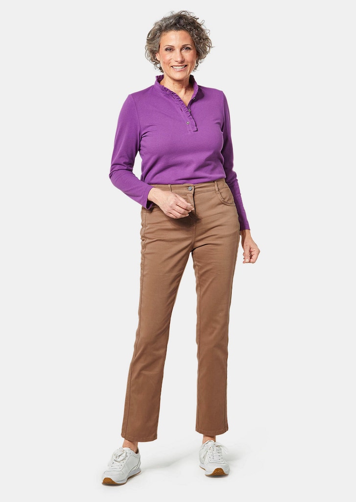 Hose Carla in jeanstypischer Form und trendstarker Farbe 1
