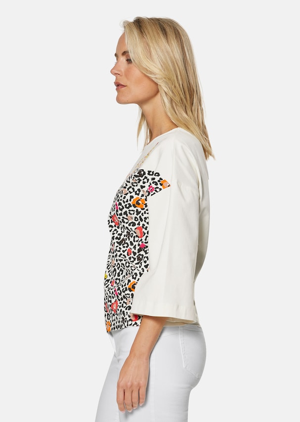 Boxy shirt with print and 3/4 sleeves 3