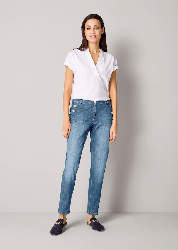 Jeans mit Goldknopf 1