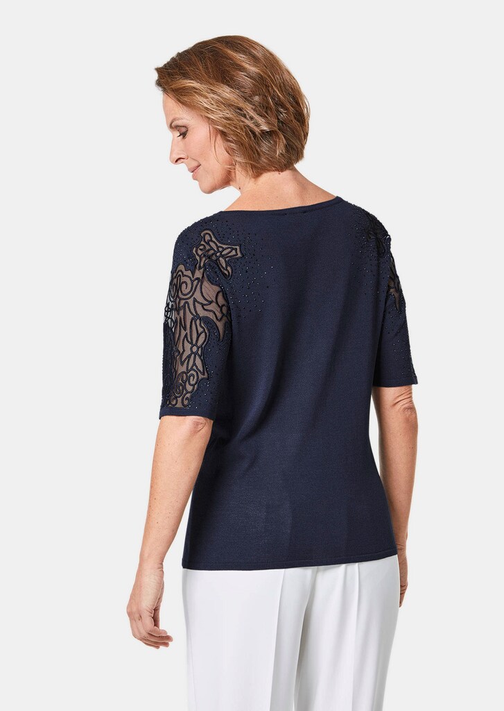 Pullover mit Spitzeneinsätzen und Glanzsteinchen