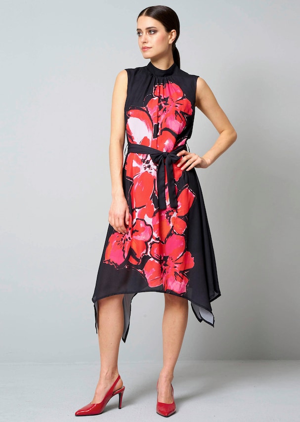 Kleid mit platziertem Blumenprint