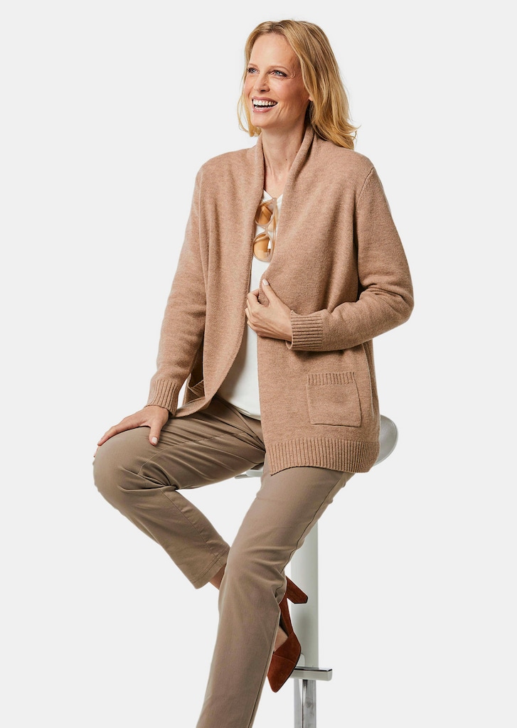 Schalkragenstrickjacke