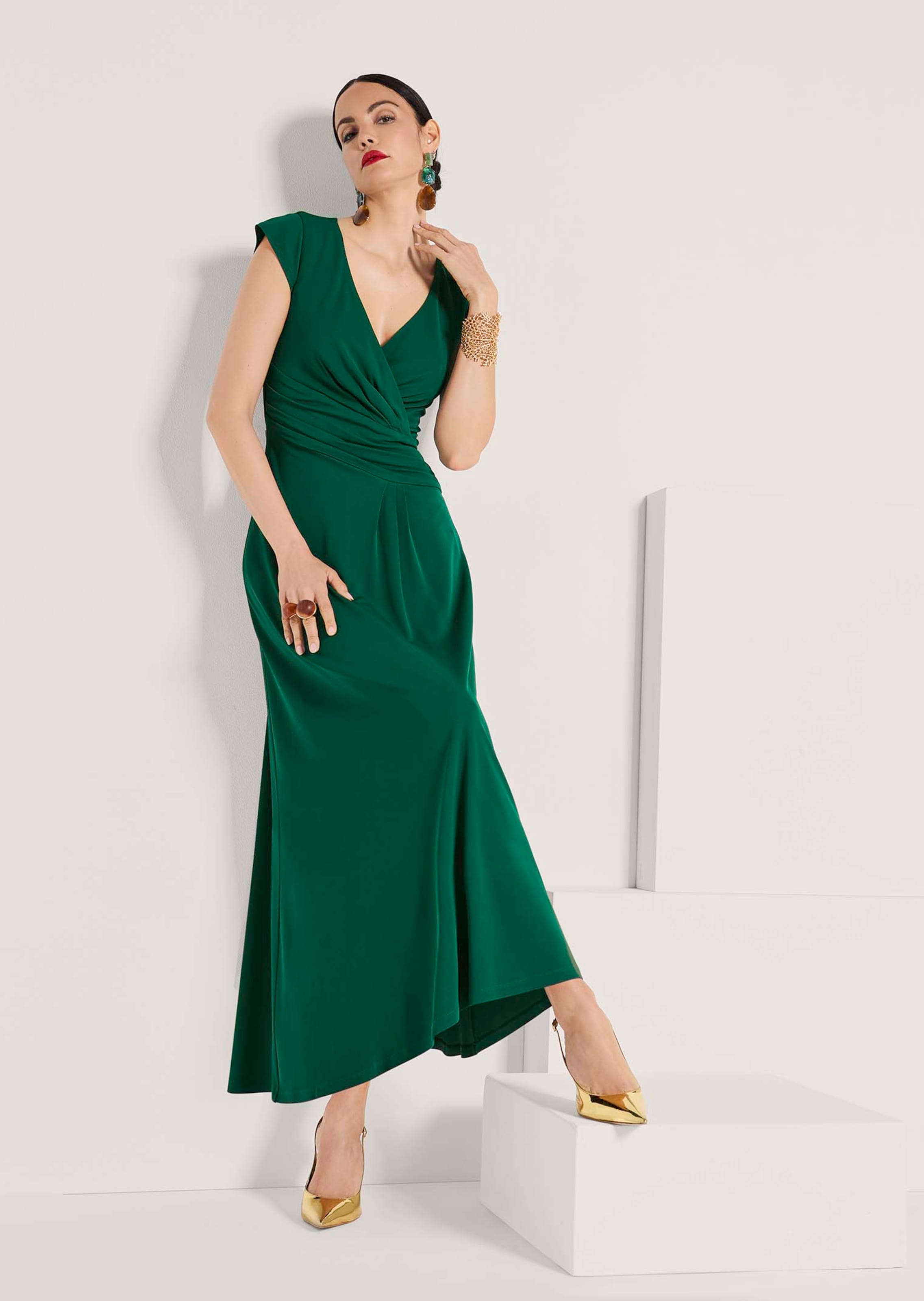madeleine fashions dresses Dress in dark green