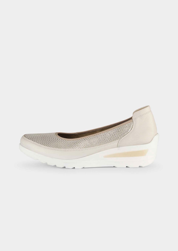 Ballerina mit auswechselbarem Fußbett