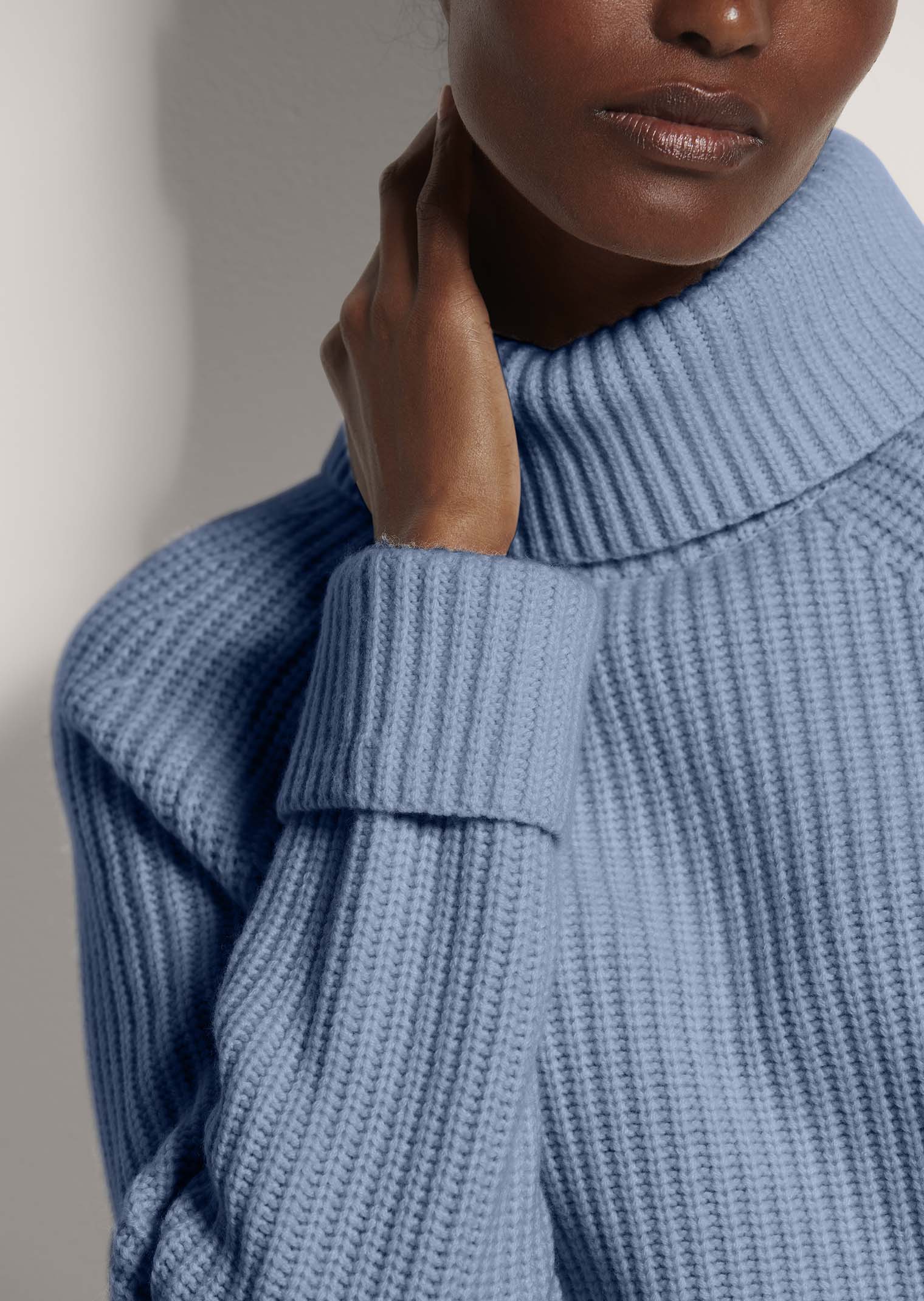 Rollkragen-Pullover mit Good Cashmere thumbnail 5