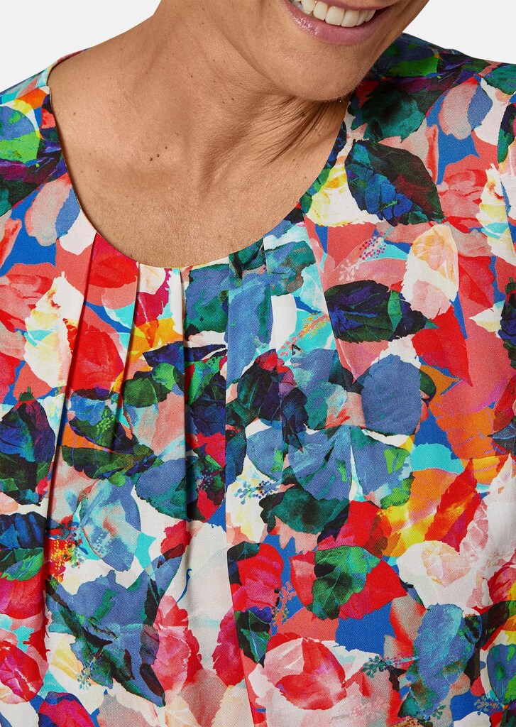 Kleurrijk gedessineerde blouse met mooie details