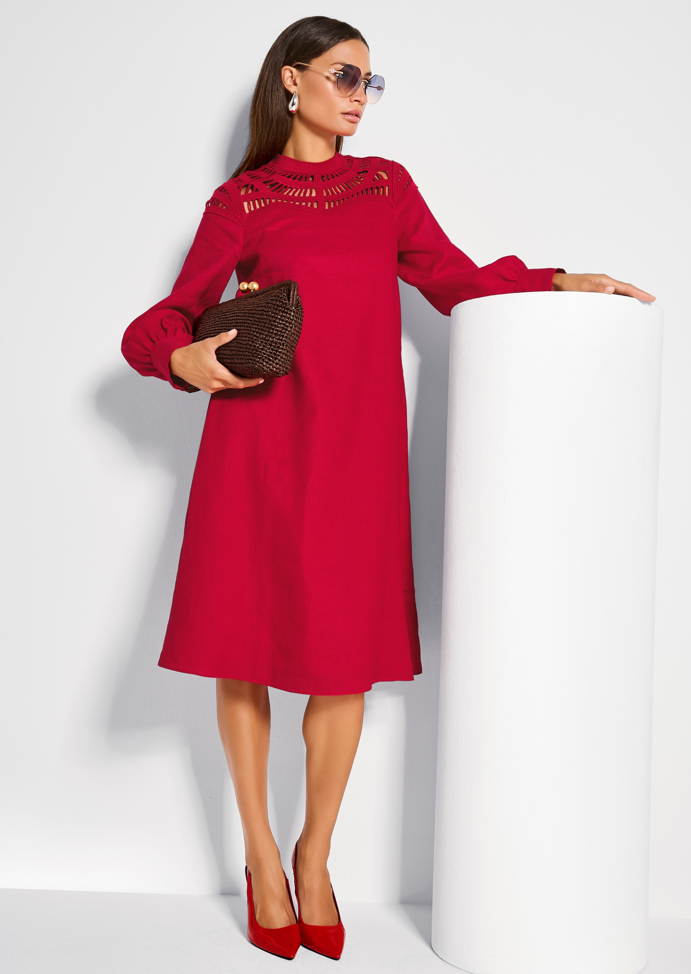 Leinenkleid mit Spitze