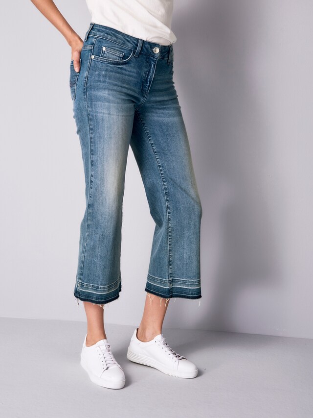 Jeans in modischer Culotte-Form