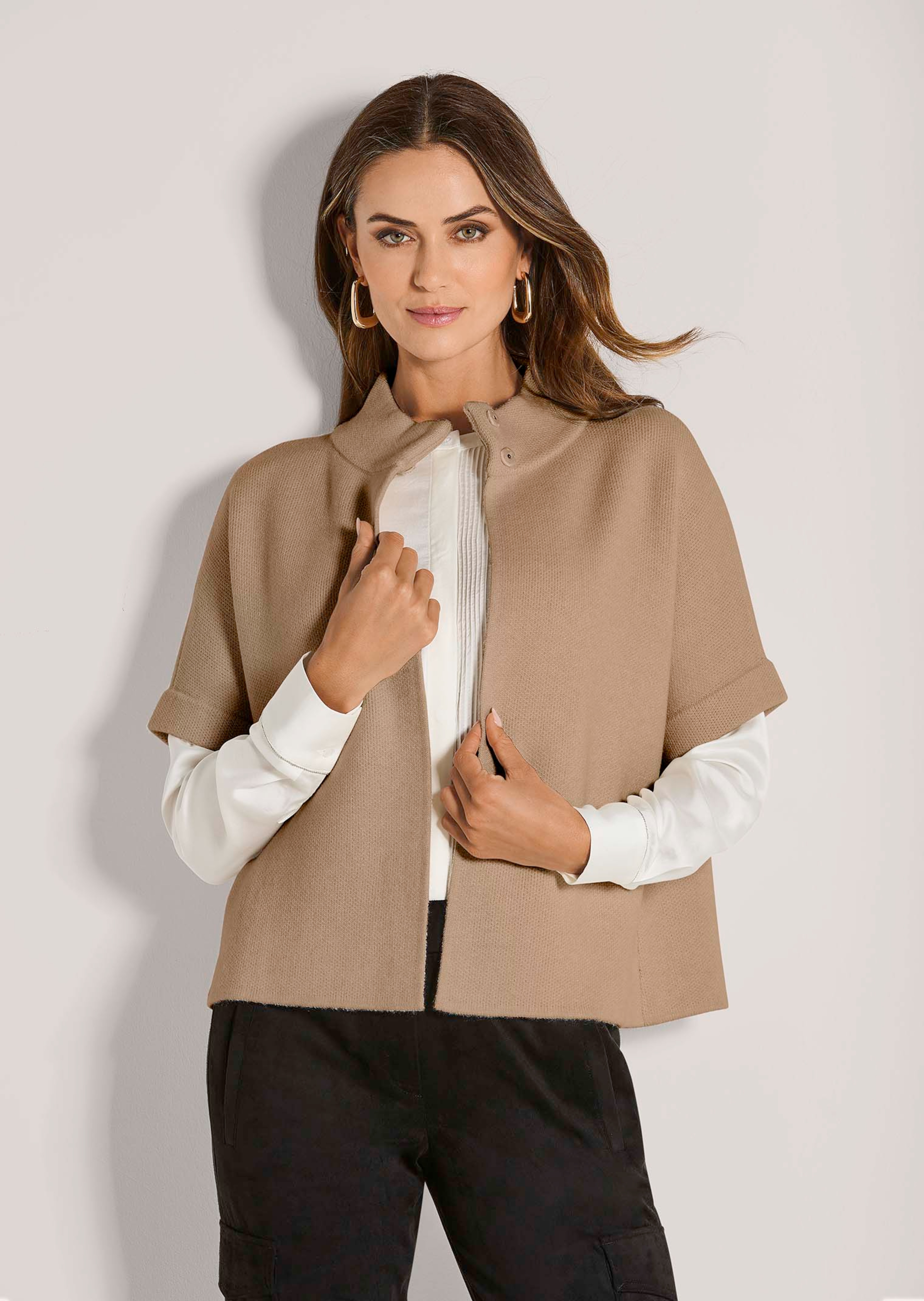 Short cape-style cardigan