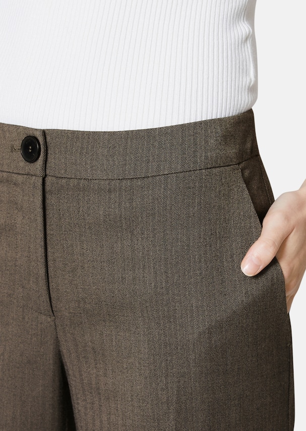 Trousers with a classic herringbone pattern 3