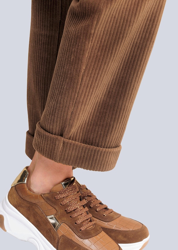Cordhose aus softem Material 3