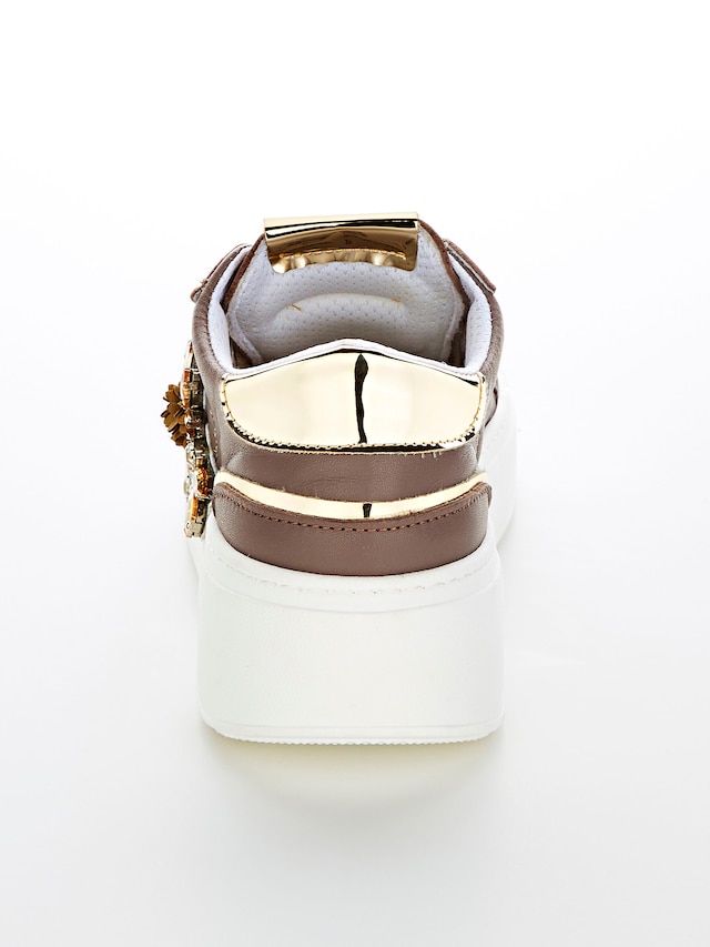 Plateausneaker mit funkelnden Ziersteinen 3