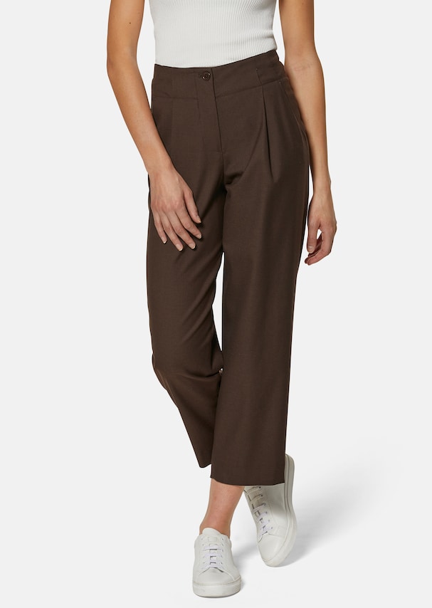 Pleated trousers in 7/8 length