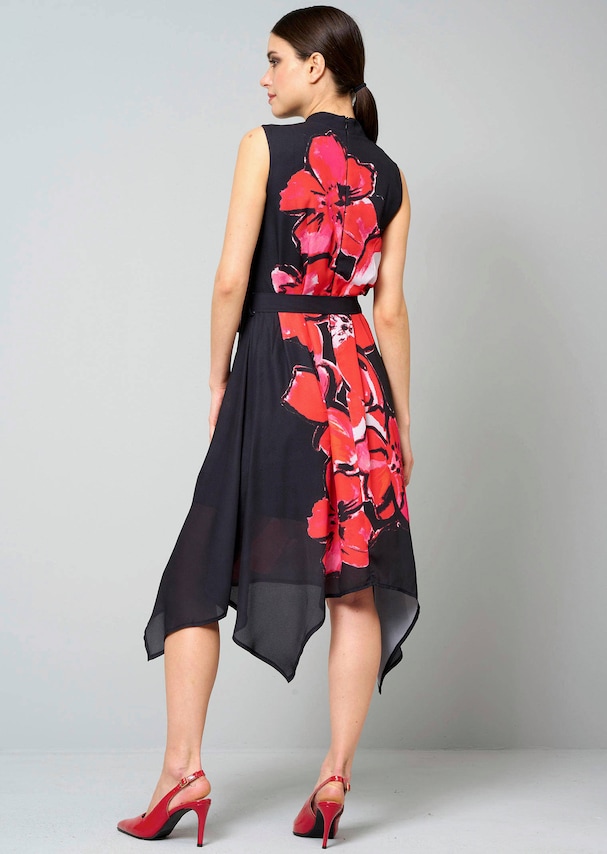 Kleid mit platziertem Blumenprint 2