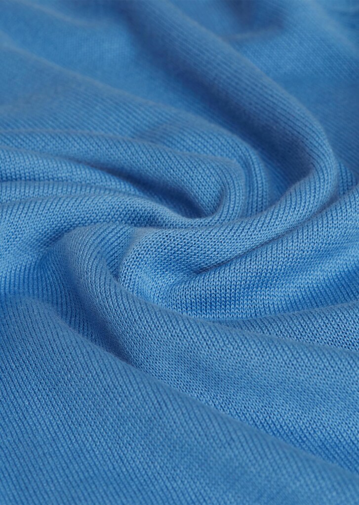 Pull en tricot à manches courtes et col chemisier