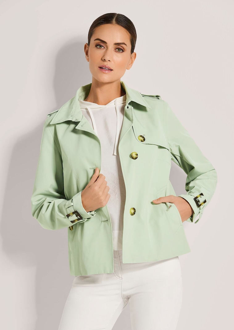 Kurzjacke im Trench-Style