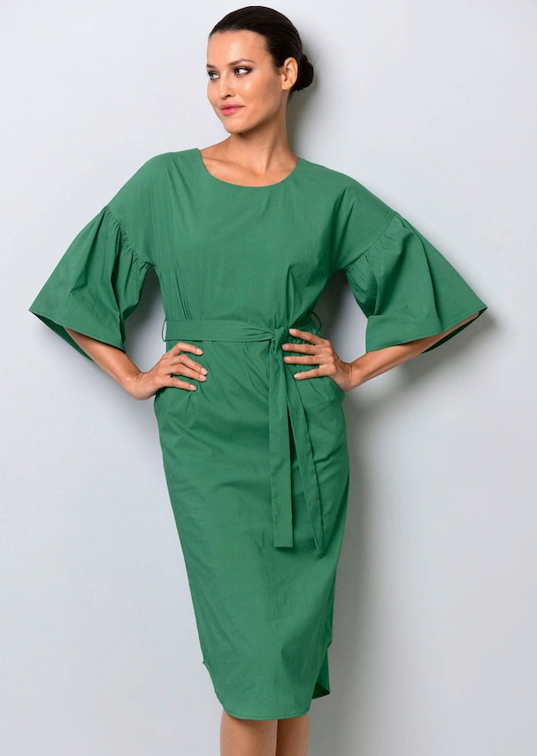 Kleid mit Bindegürtel