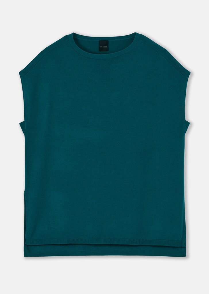Sleeveless fine knit jumper made from pure new wool 5