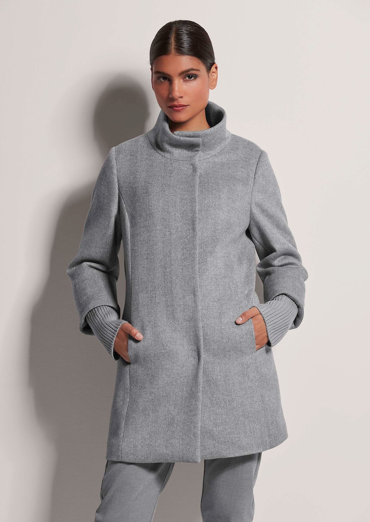 Mantel in Fischgrat-Struktur