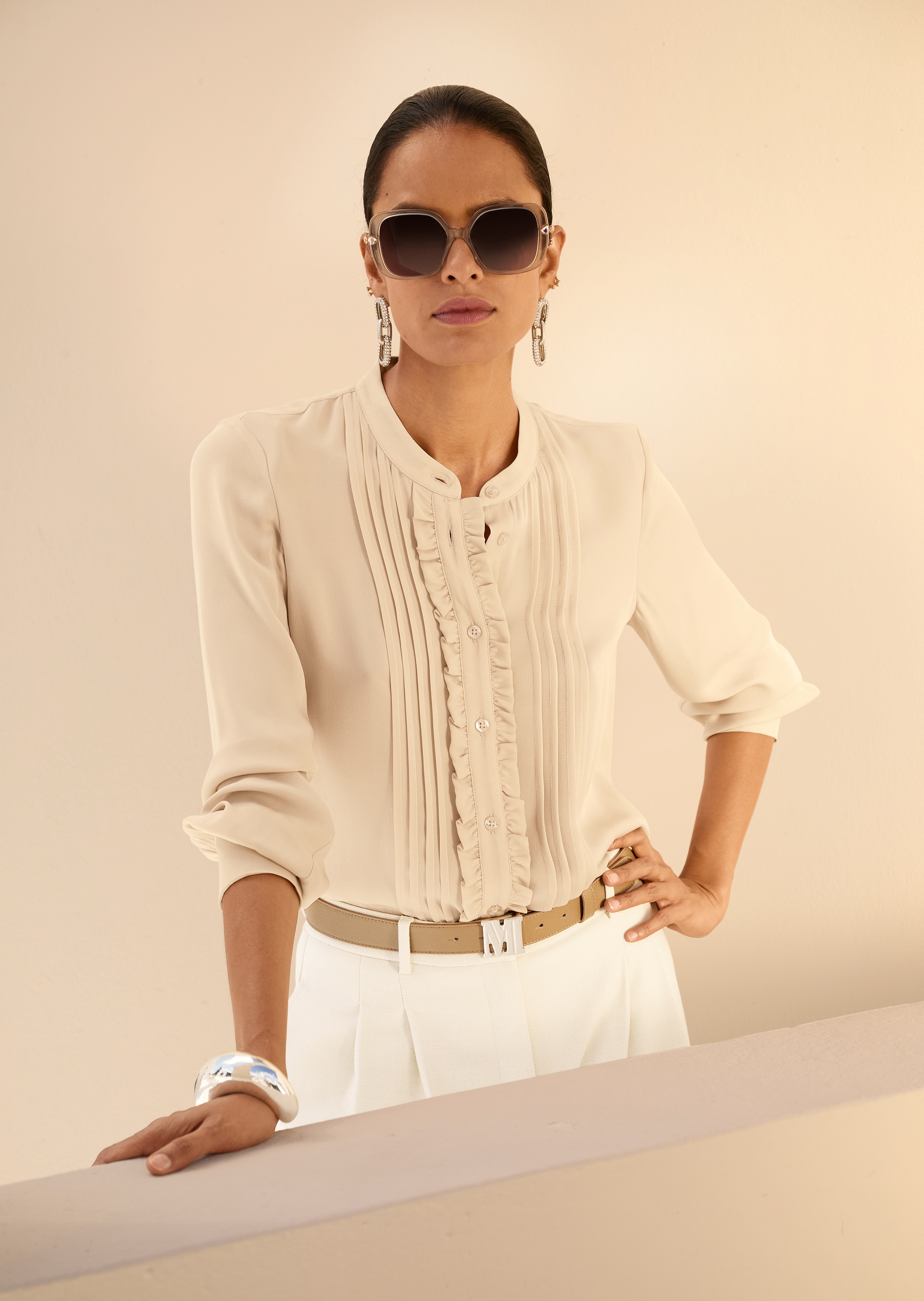 Stehkragen-Bluse aus reiner Seide