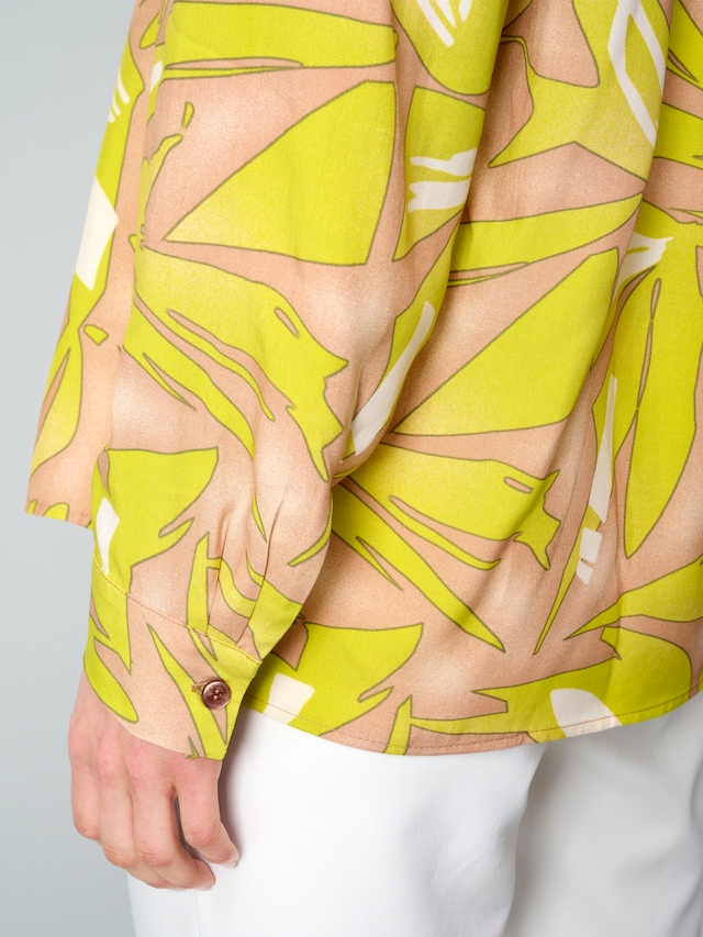 Druckbluse in grafischem Dessin 4