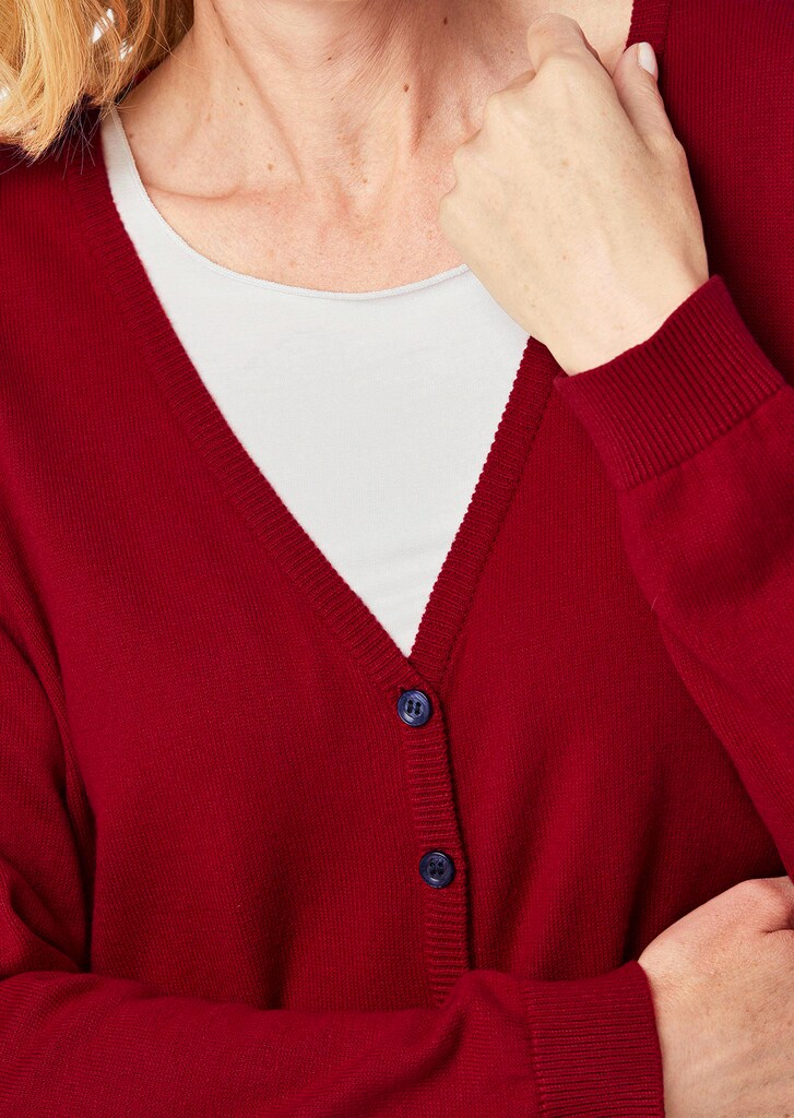 Hochwertige Strickjacke in zeitloser Optik