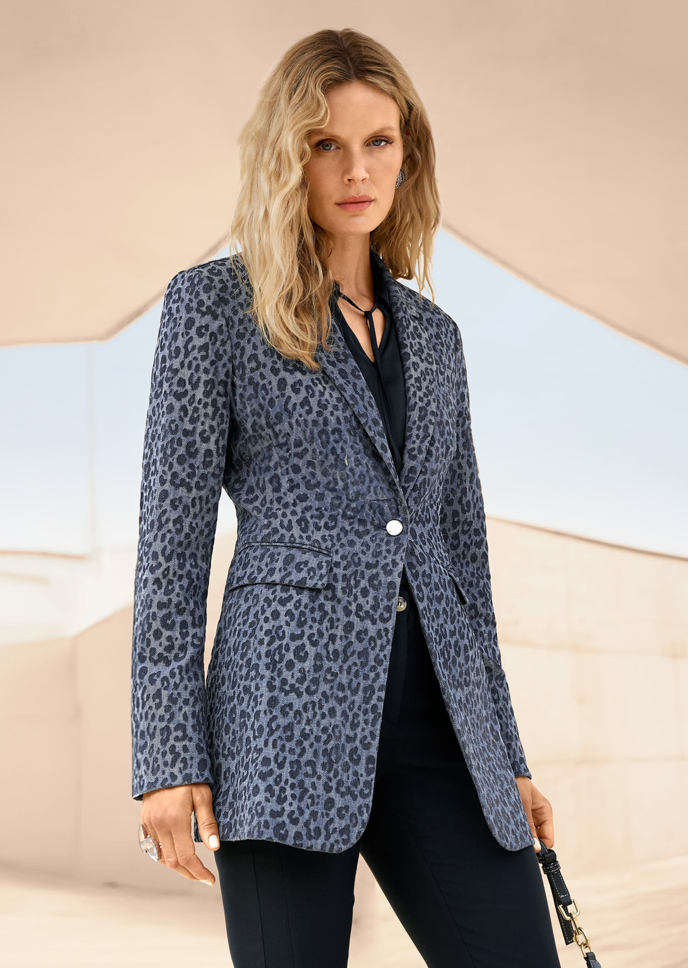 Denim-Blazer mit Leopardenmuster