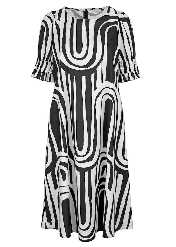 Kleid mit ausgestelltem Rock 3