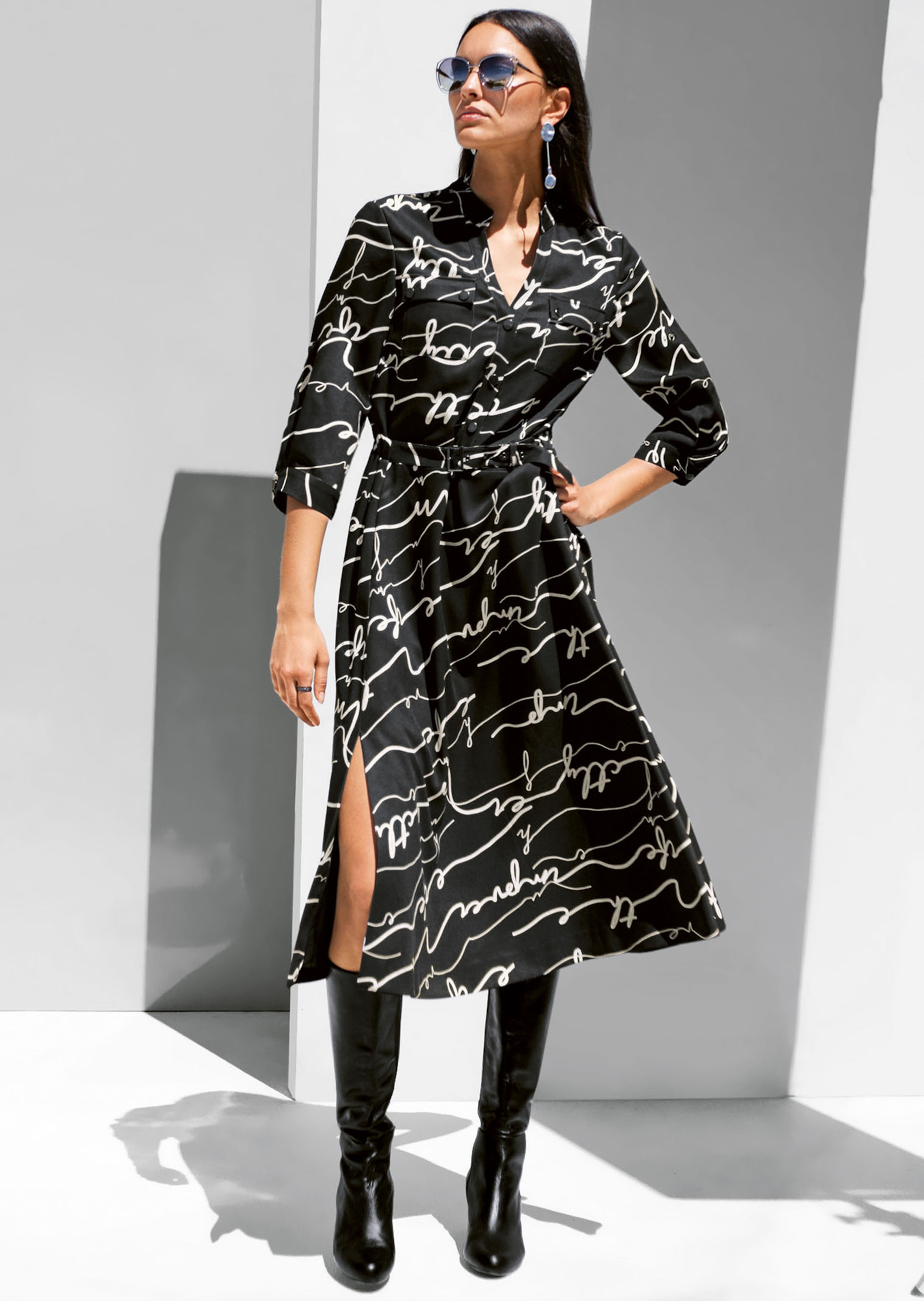 Midi-Kleid mit 3/4-Ärmel und Letter-Print