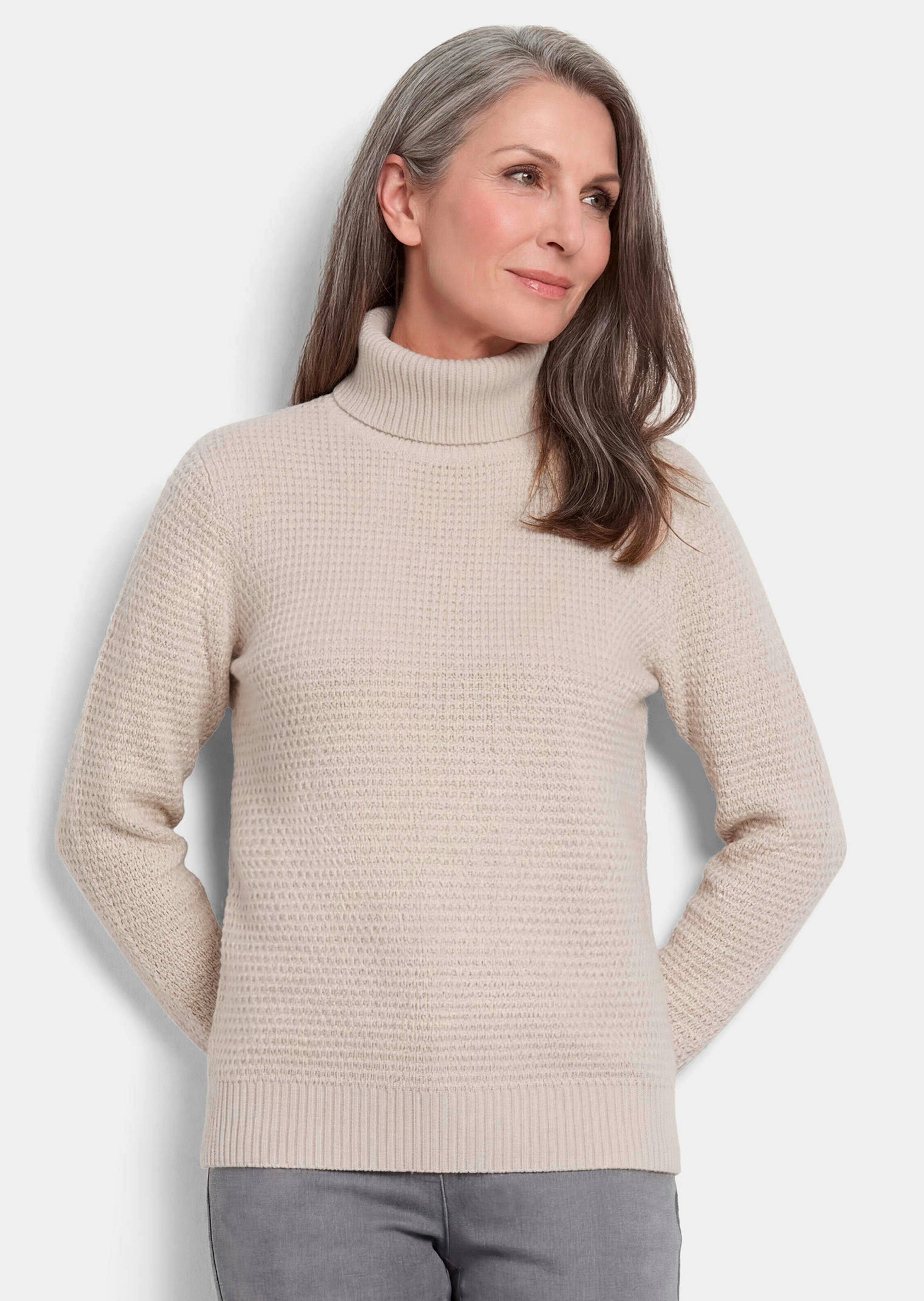 Warmer Strickpullover mit Rollkragen