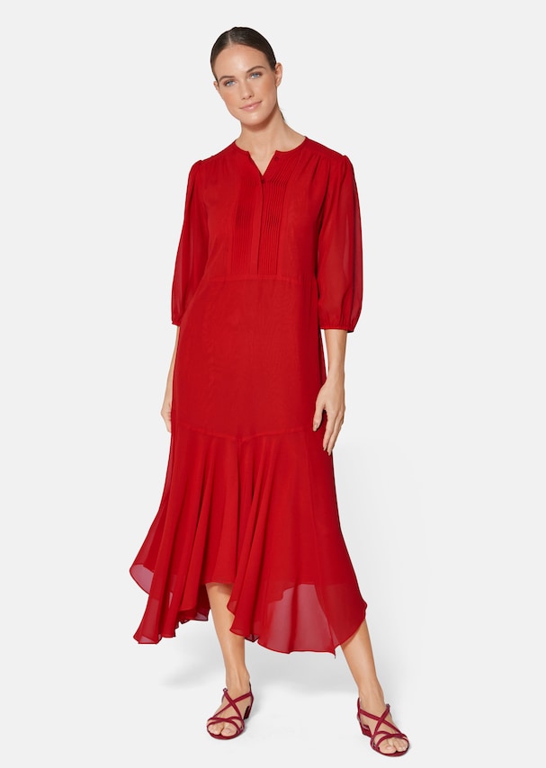 Dress with 3/4-length sleeves and sweeping hemline 1