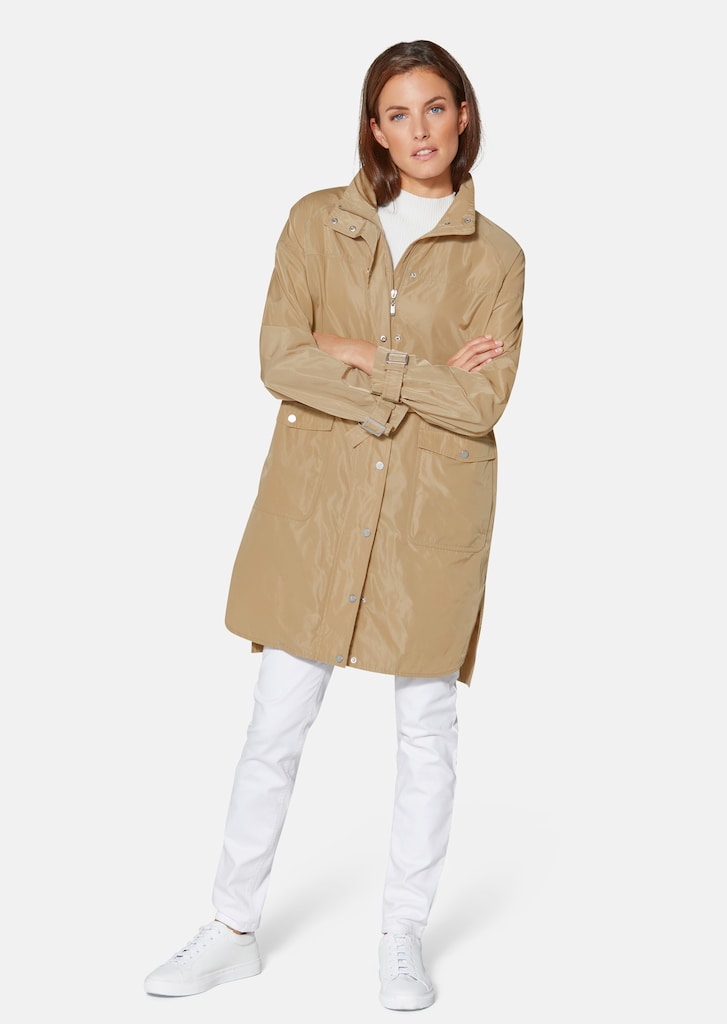 Parka with pleated back insert 1