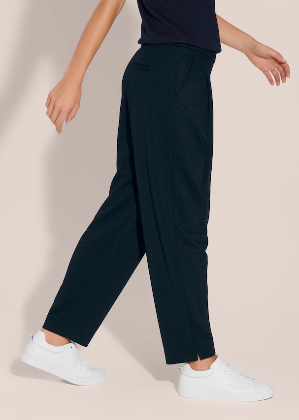 Pleated trousers in elegant textured quality 3
