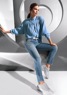 Sneakers thumbnail 2