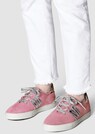 Sneakers thumbnail 1