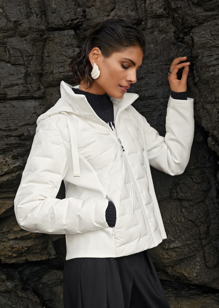 Steppjacke in raffiniertem Material-Mix