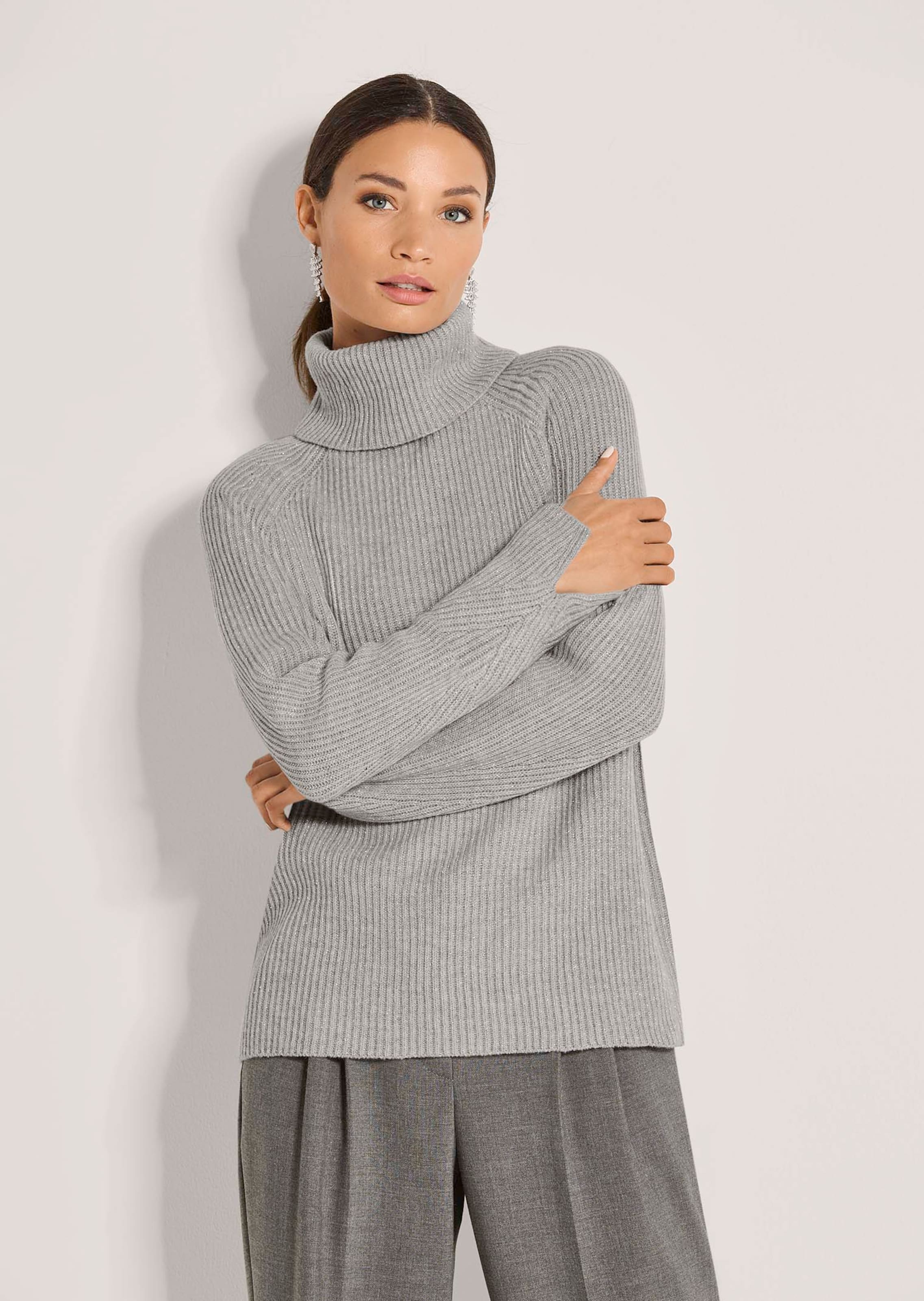 Schimmernder Rollkragen-Pullover mit Raglanärmeln