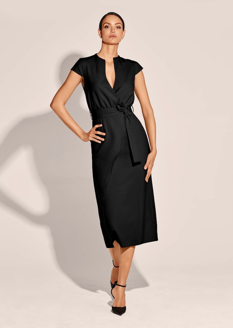 Elegantes Midi-Kleid in Wickeloptik