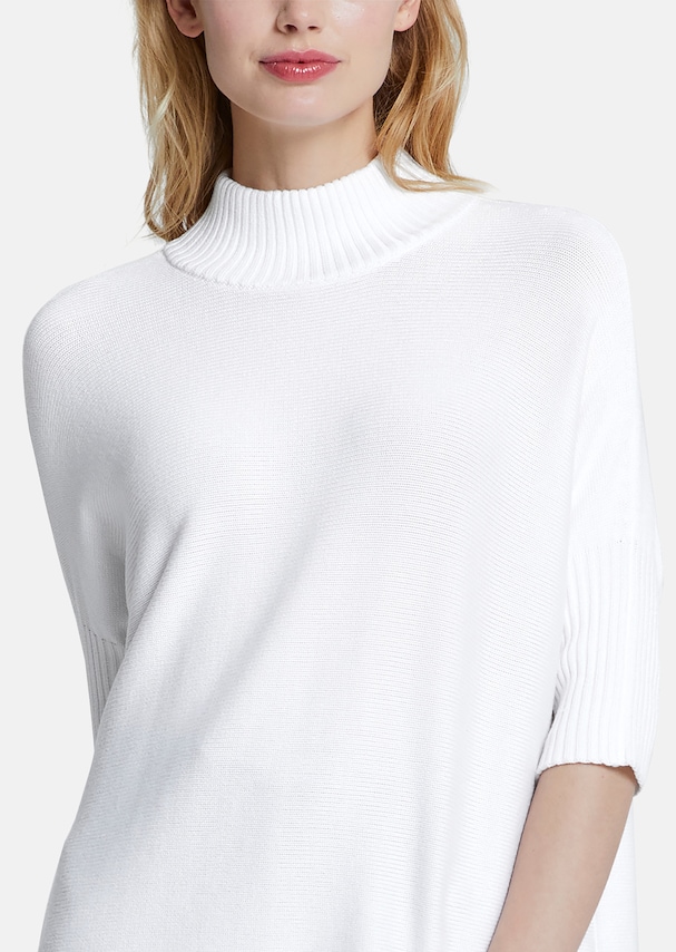Short sleeve jumper with stand-up collar 4