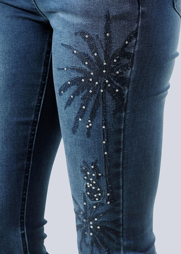Jeans mit auffallender Stückereien 2