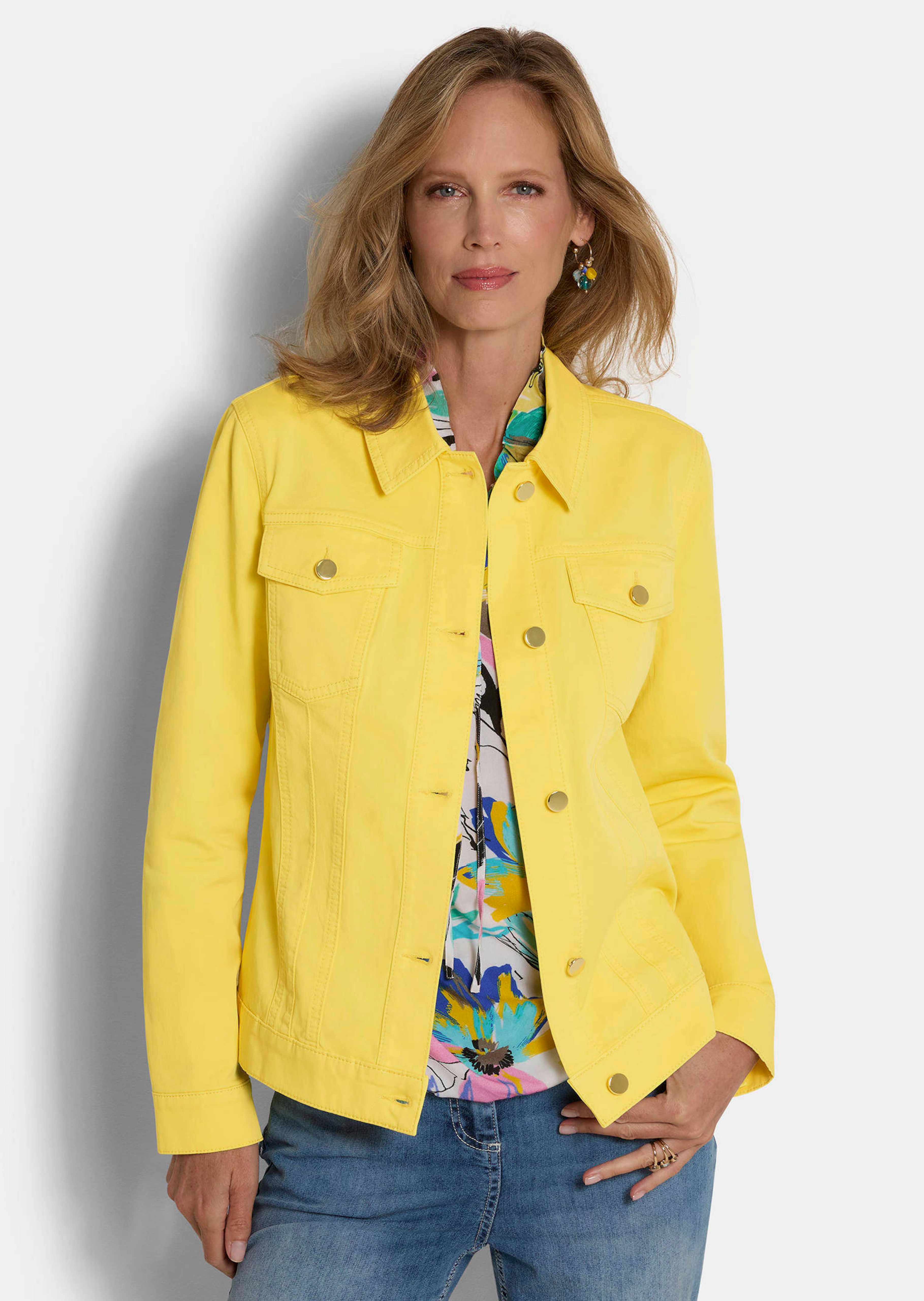 Jeansjacke in taillierter Form